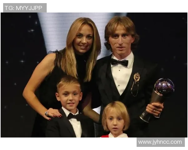 足球球星风采大融合创意拼图打造梦幻阵容跨界视觉盛宴